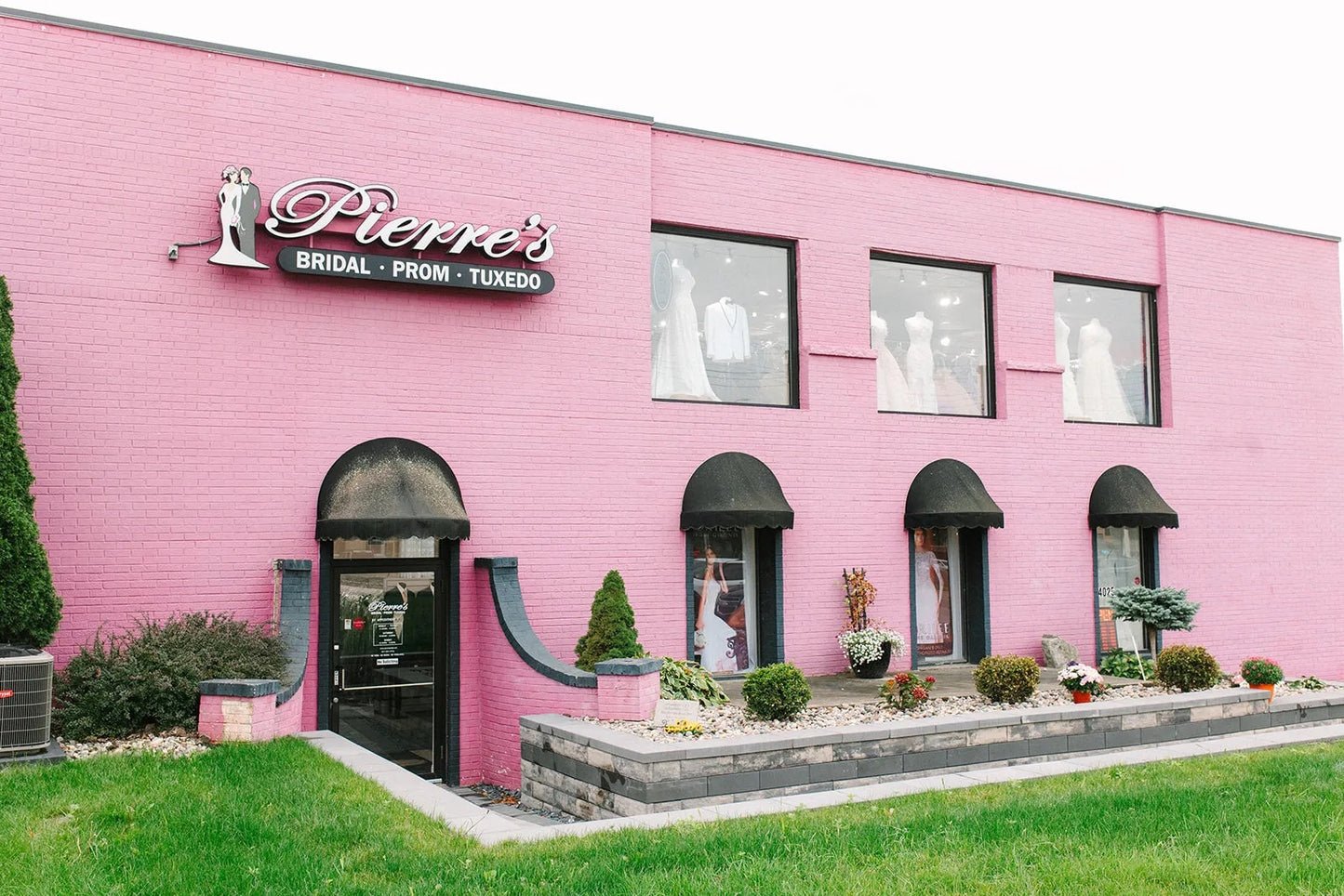 Pierre's Bridal, Prom and Tuxedo